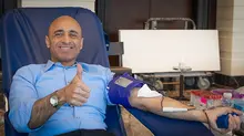 Yousef Al Otaiba joins Children’s National blood drive at the UAE Embassy in Washington, DC
